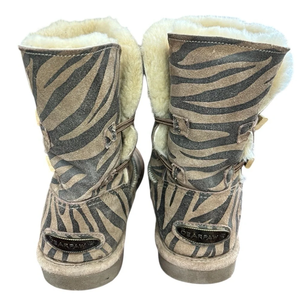 BEARPAW STRIPED LEATHER BOOTS, SIZE 7